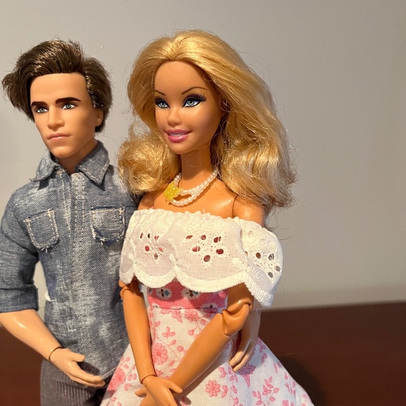 Barbie Doll 2009 Basics Collection 001, Model 06 - Picture 4 of 8